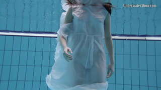 ���ිය යට ලෝකයේ නිරුවත් ළදරුවන්