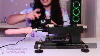 ORGASMO YANG CHORROS CON MI MAQUINA SEKSUAL - AGATHA DOLLY