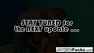 Si rambut coklat panas bercinta dengan rakannya