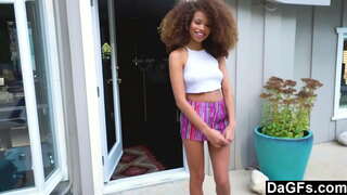 Mengusik - Muda Ebony Babe Mendapatkan Kesempatan Untuk Bercinta Liar