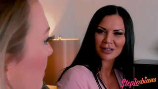 ���ಲತಾಯಿಯ ತೋರಿಸುತ್ತದೆ ಮಗಳು ಹೇಗೆ ಲೆಸ್ಬಿಯನ್ ಸೆಕ್ಸ್