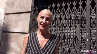 NJEMAČKI IZVIĐAČ - VITKA MATURE RAZGOVOR S PRIMITIVAN si. I LIZANJE GUZE SEKS NA LAŽNOJ RADU MODELA