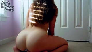 Фаллоимитатор, ковер трахаться пӧртӹштӹ