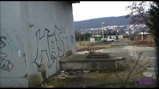 Qız çox возбуждена və ona istəyirəm трахнуться dərhal hətta küçədə